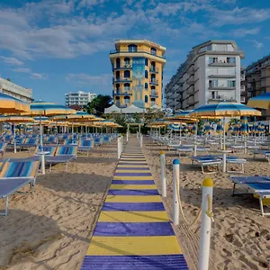 hotel-napoleon-lido-di-jesolo.hotelinveneto.com/